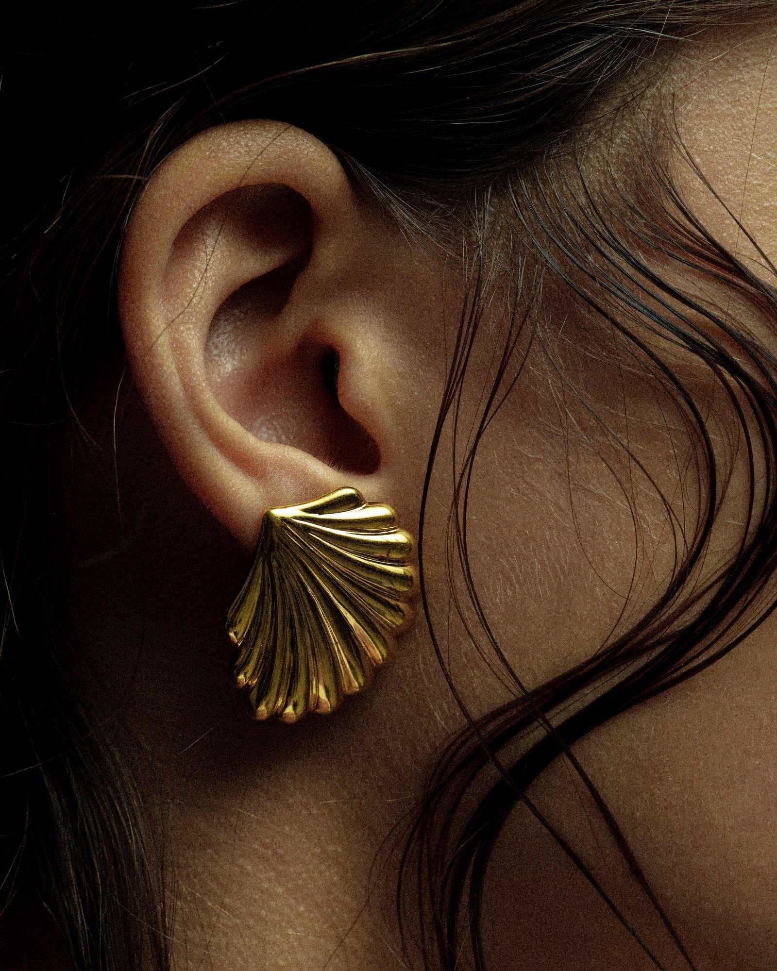 THEA SHELL EARRINGS