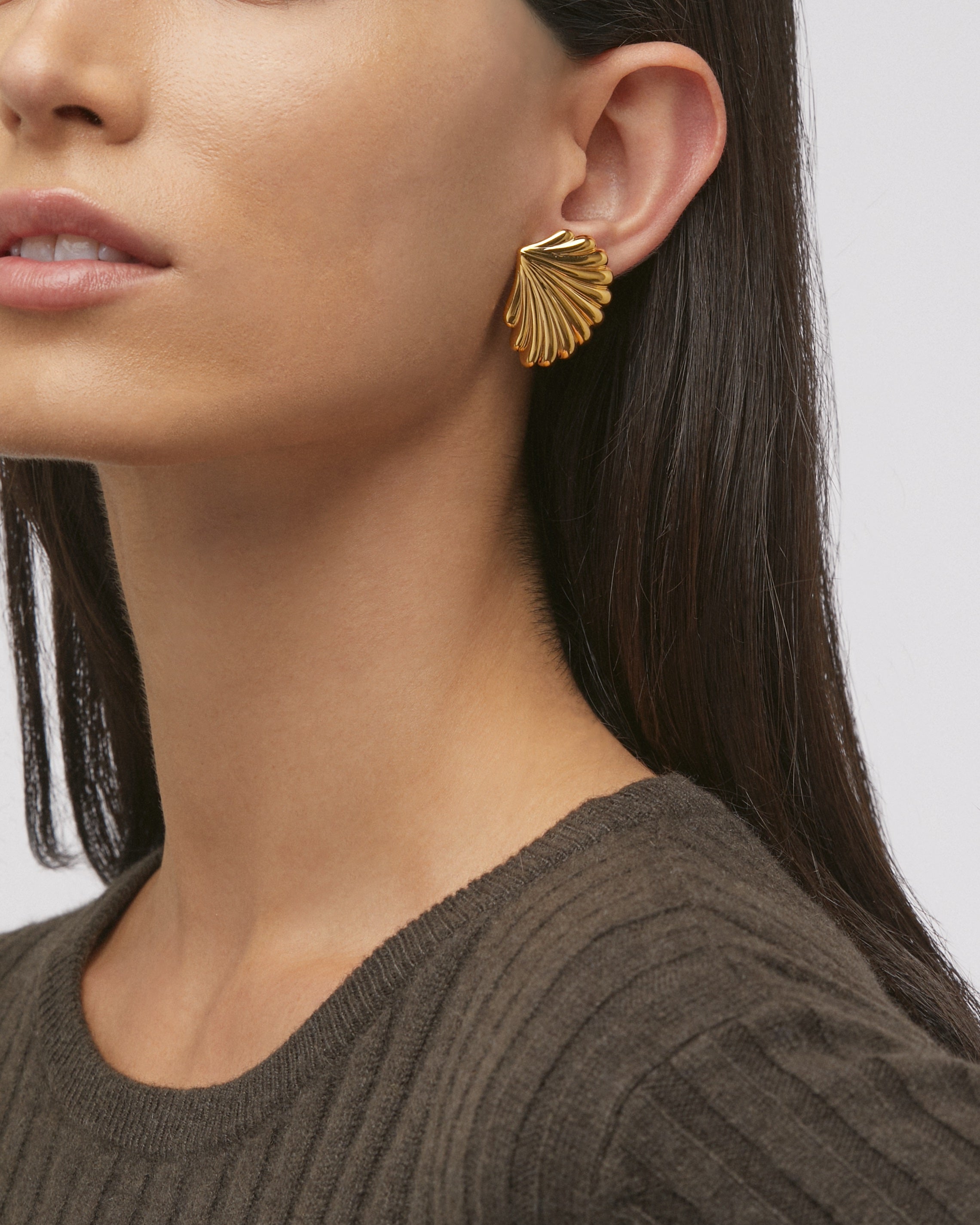 THEA SHELL EARRINGS